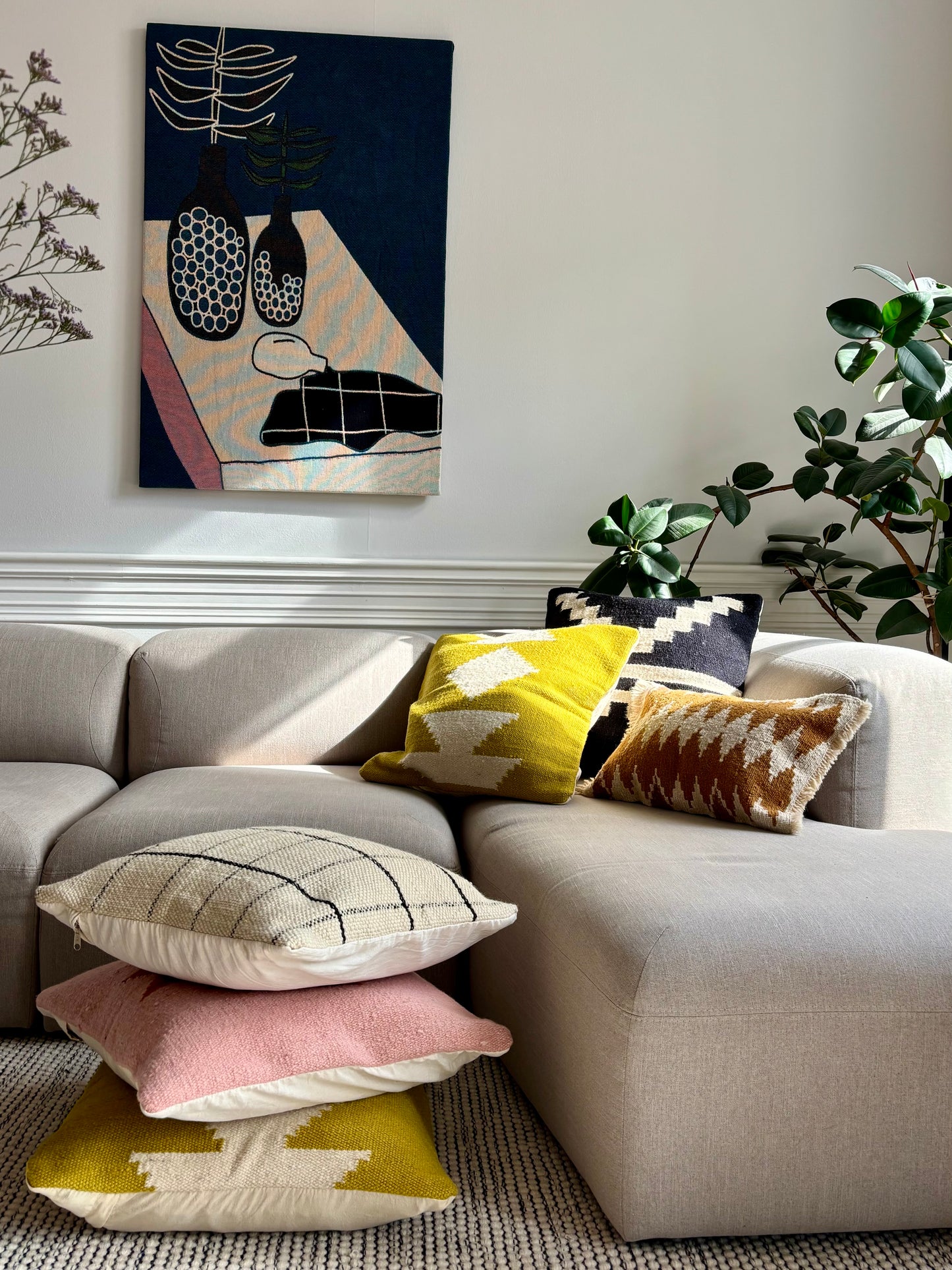 Small handwoven decorative cushion "Rautas"