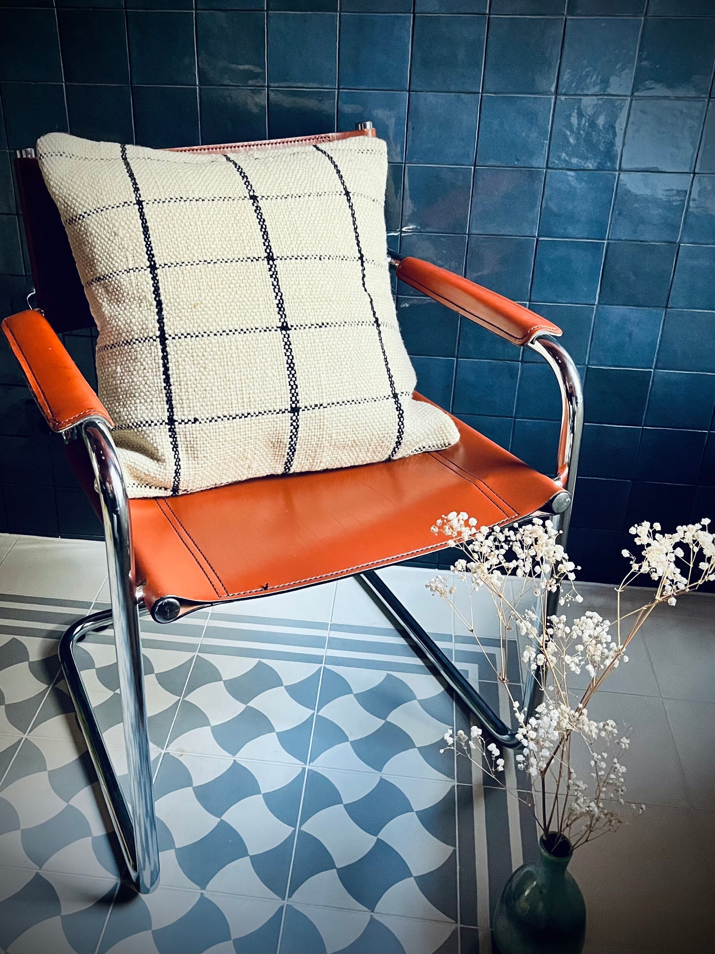 Handwoven decorative cushion "Scottish black/white"