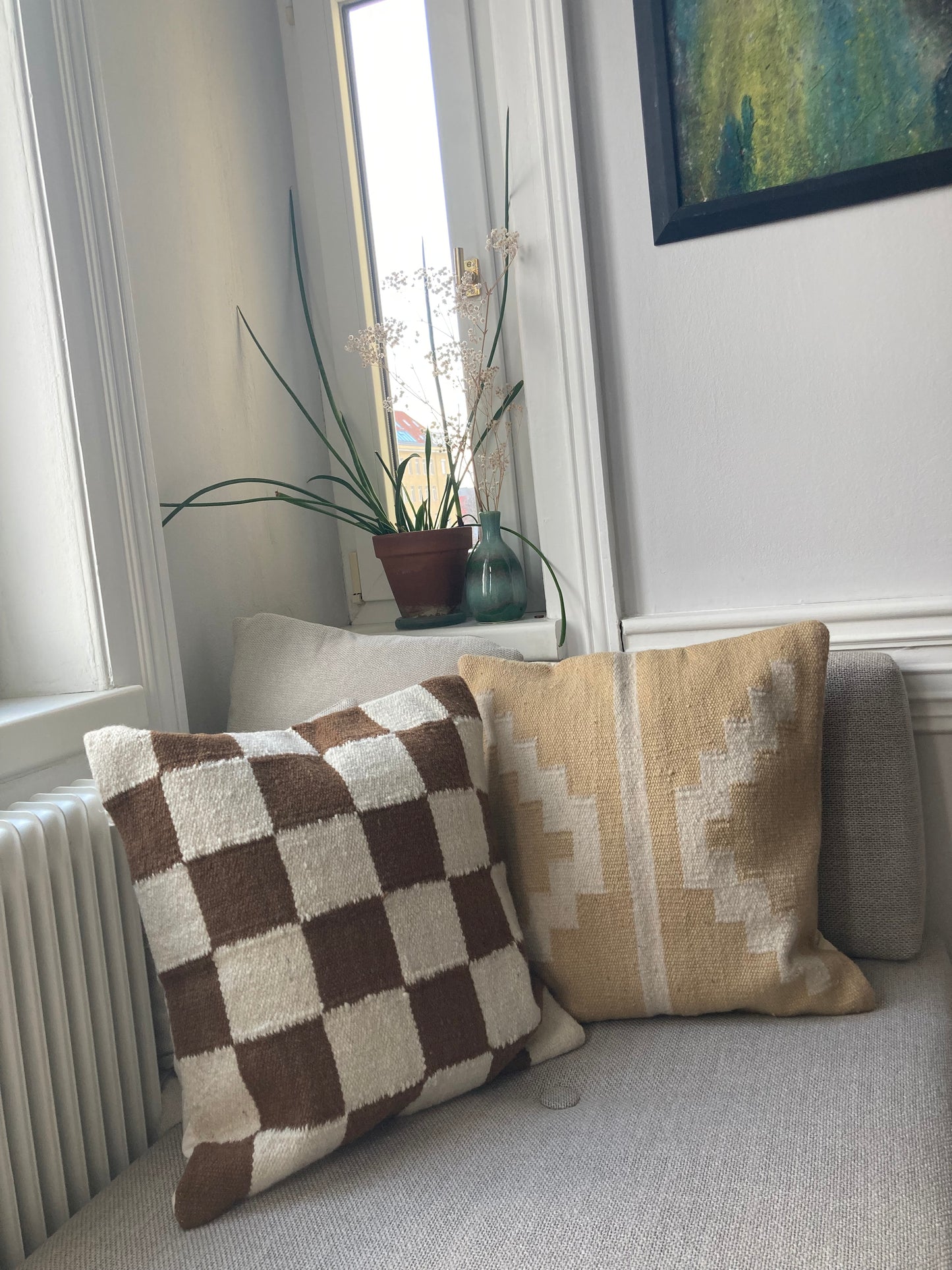 Handwoven decorative cushion "Arena"
