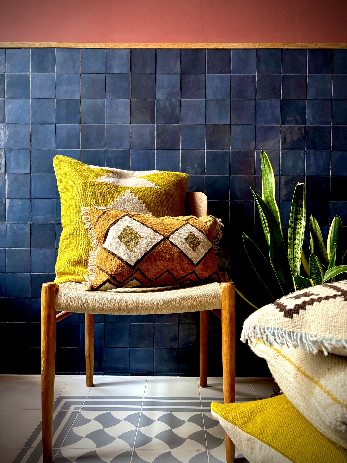 Small handwoven decorative cushion "Pistacho"