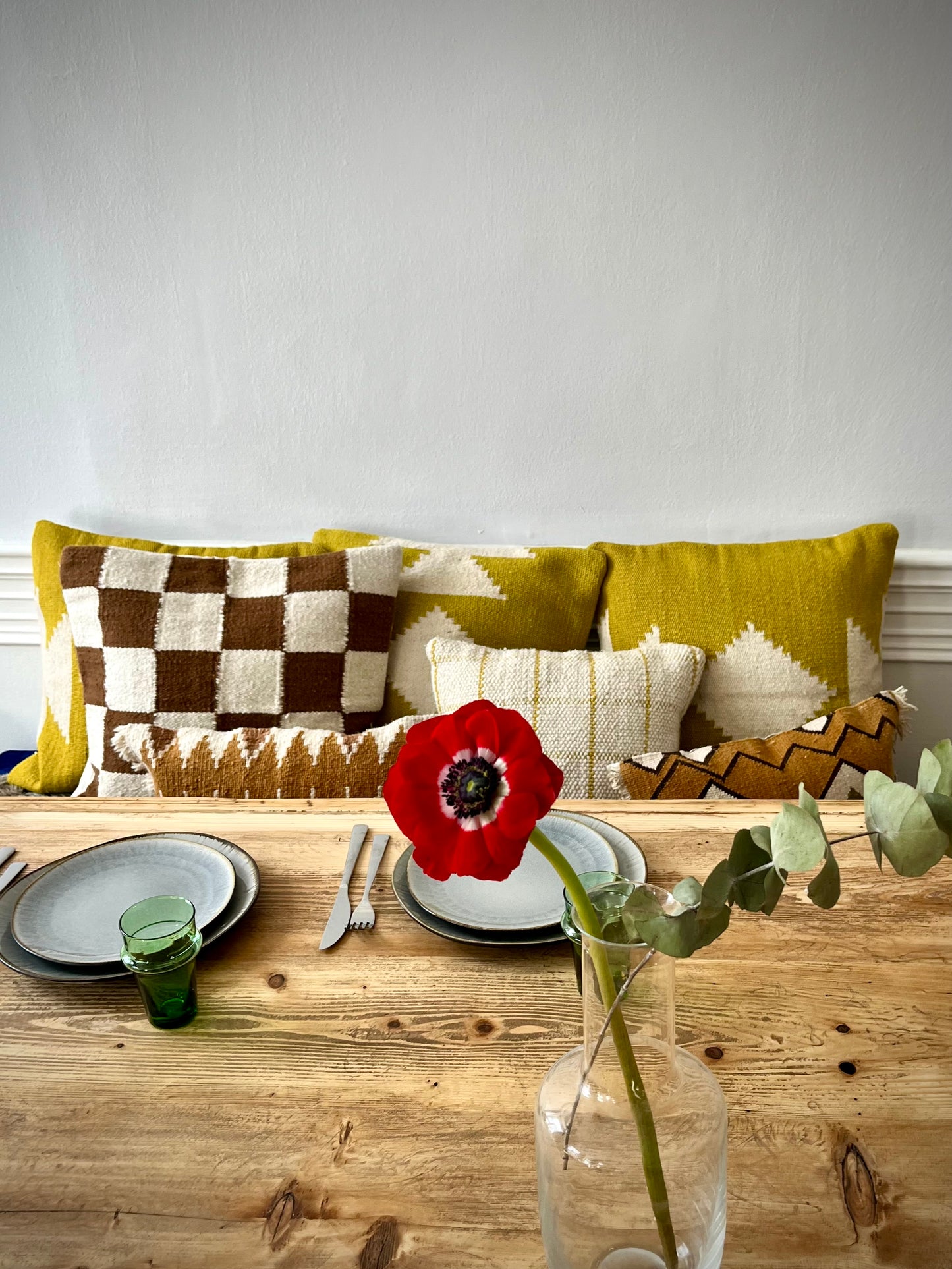 Handwoven decorative cushion "Damero"