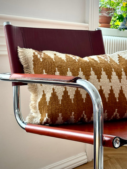 Small handwoven decorative cushion "Rautas"