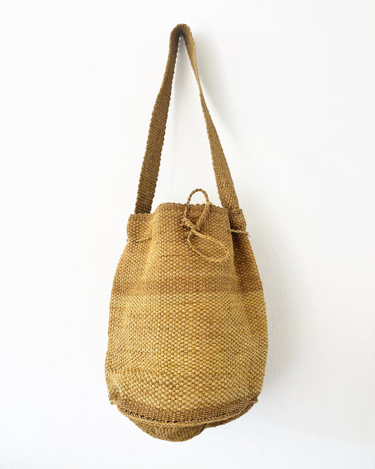 Bolso cubo de chaguar hecho a mano - amarillo mostaza