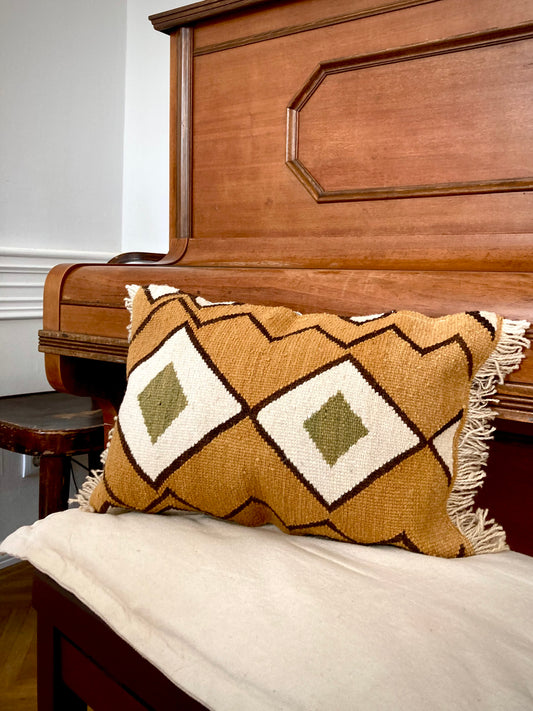 Small handwoven decorative cushion "Pistacho"