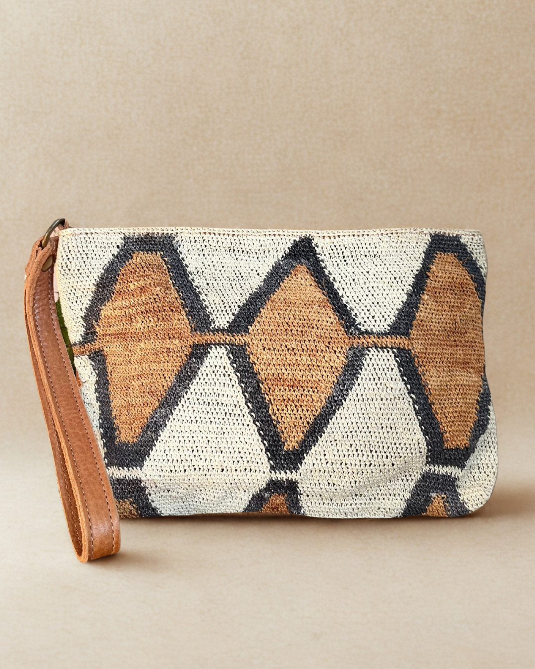 Leather clutch with chaguar - unique piece