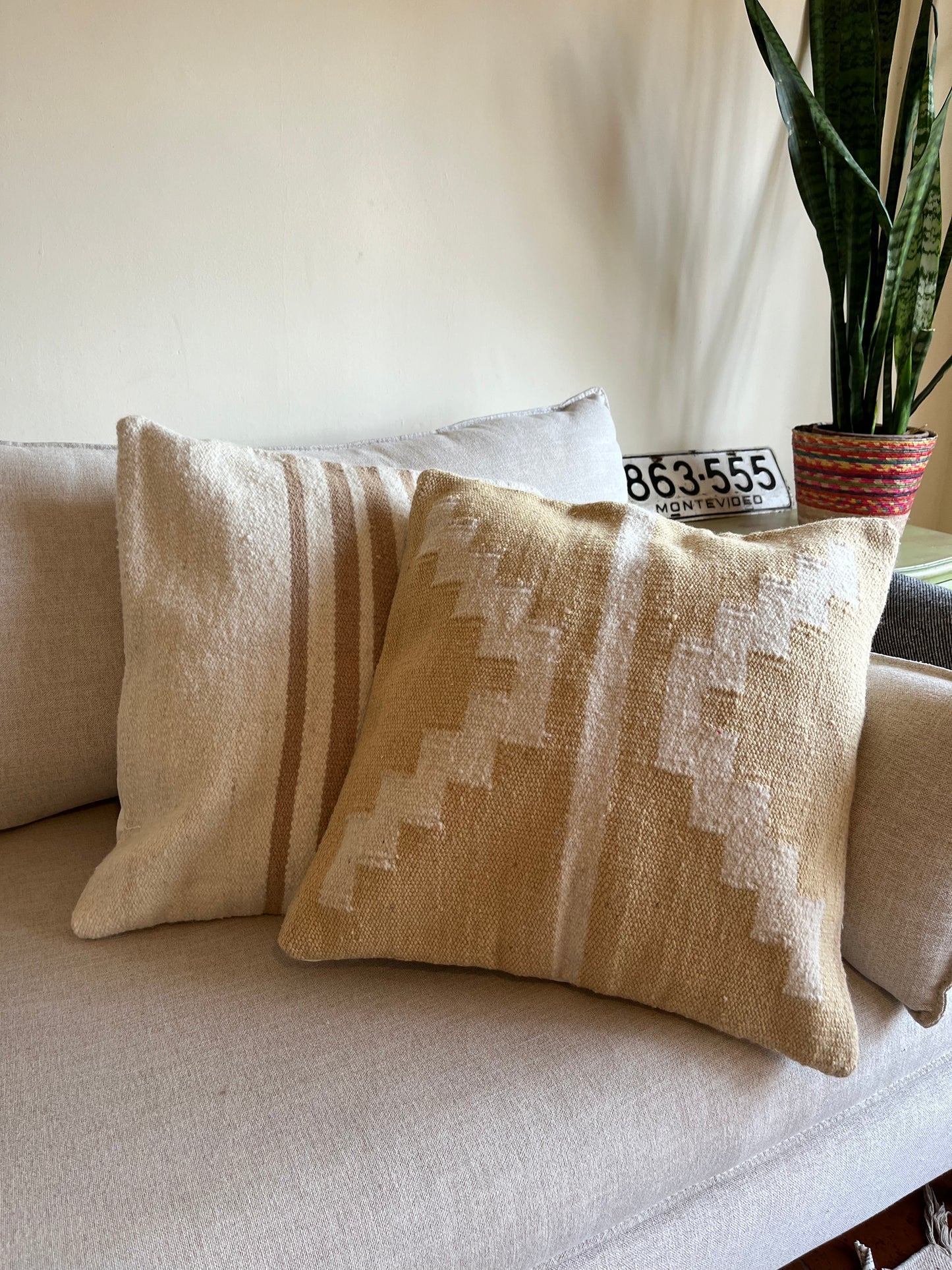 Handwoven decorative cushion "Arena"