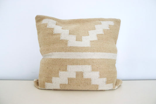 Handwoven decorative cushion "Arena"