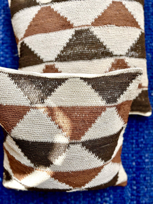 Handwoven Chaguar Cushion (unique)