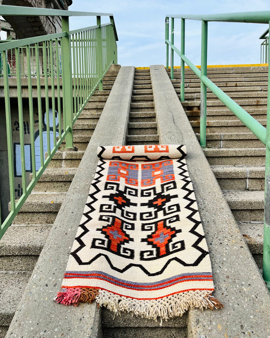 ORIGEN handwoven wool rug made from 100% virgin wool, dyed with plants, sustainable and fair, 150x60 cm, made from indigenous women artisans in Argentina