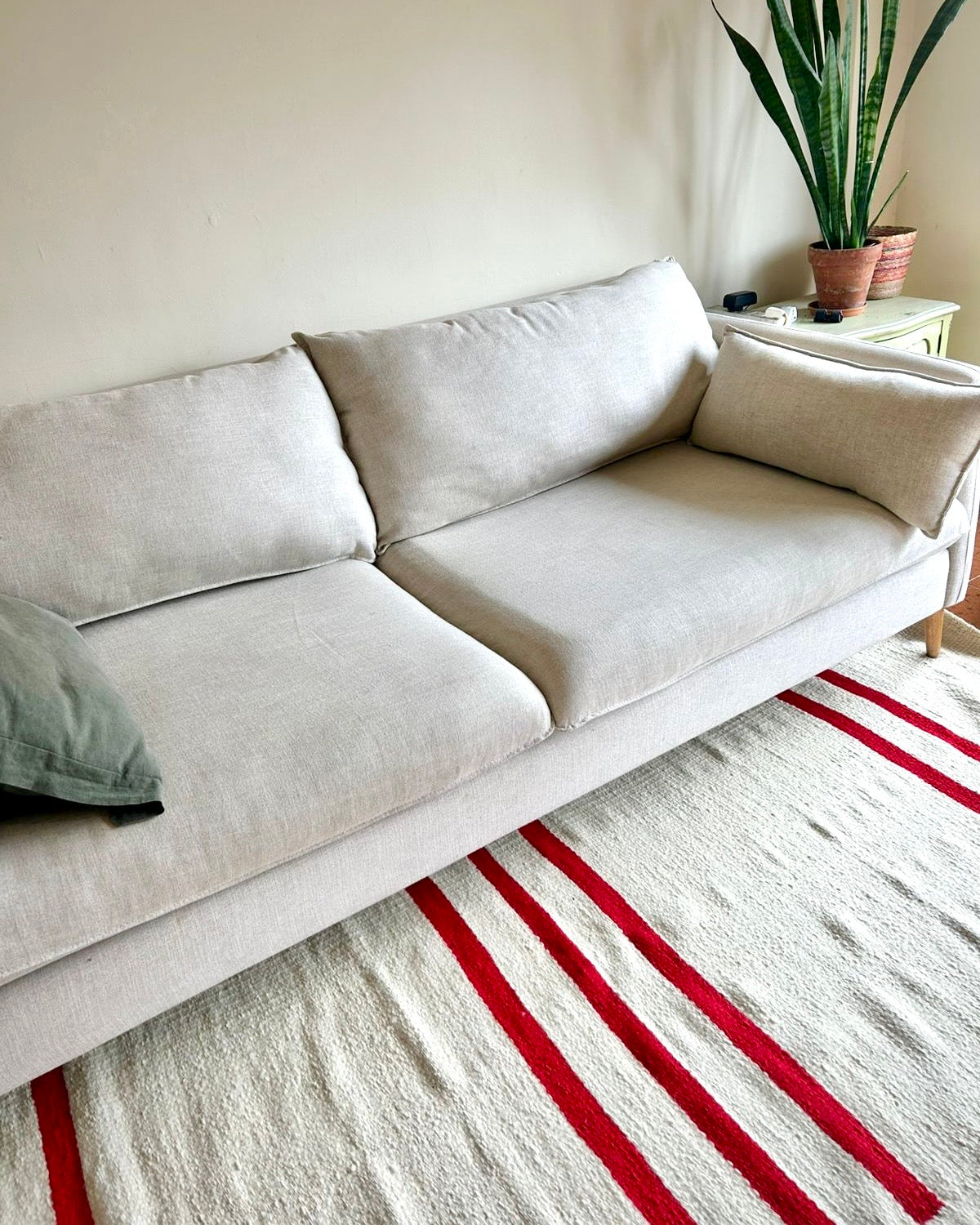 RAYAS wool rug (lower profile)