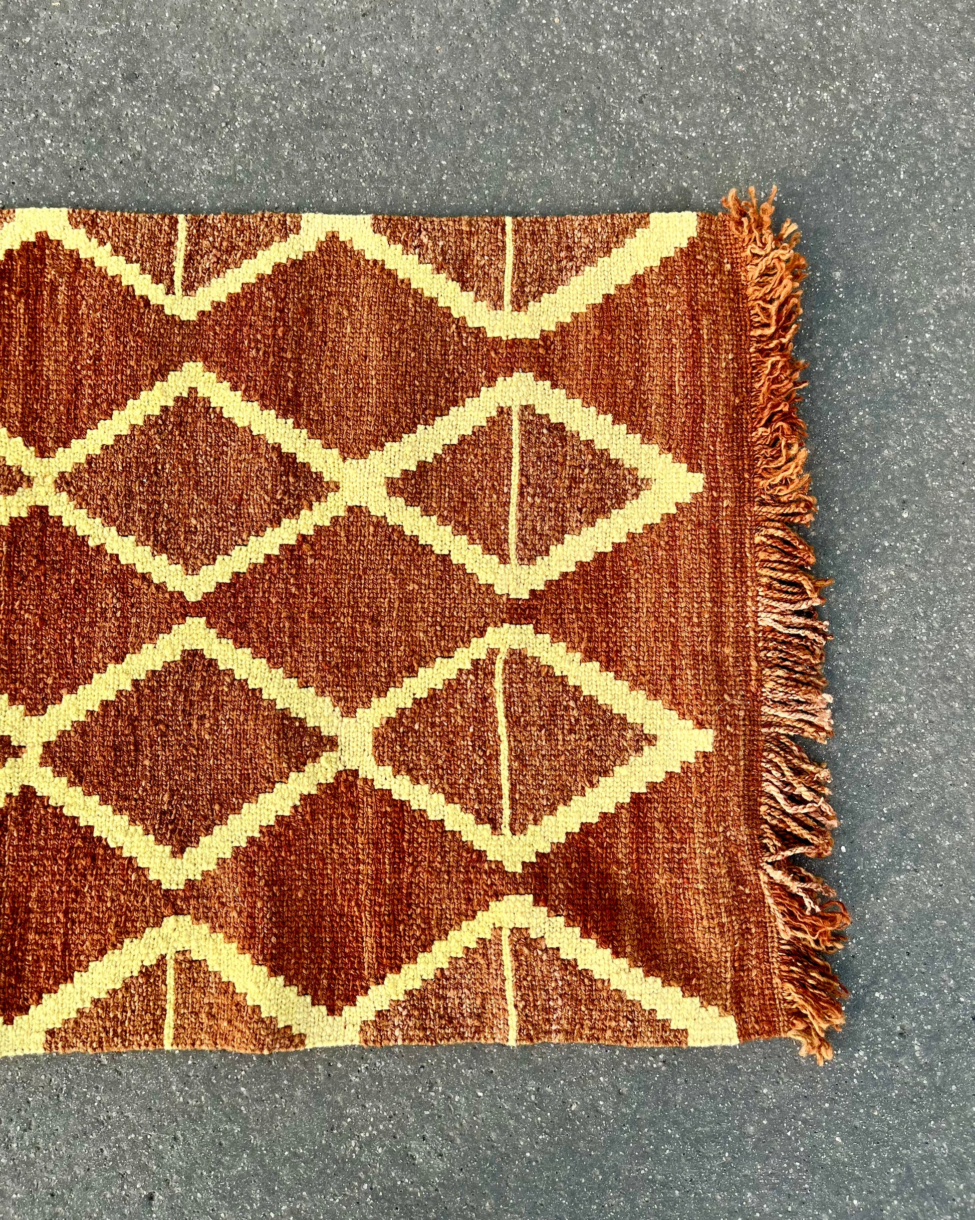 SUELO handwoven wool rug made from 100% virgin wool, dyed with plants, sustainable and fair, 150x60 cm