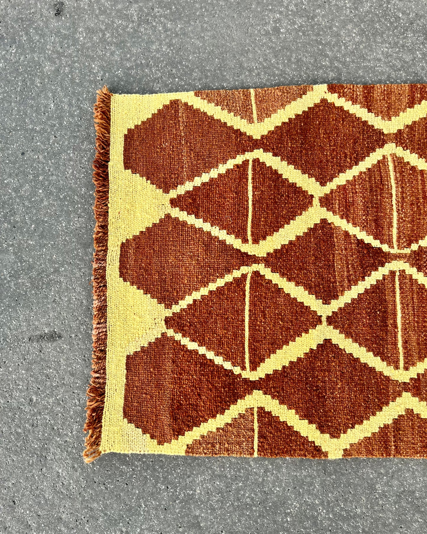SUELO handwoven wool rug made from 100% virgin wool, dyed with plants, sustainable and fair, 150x60 cm
