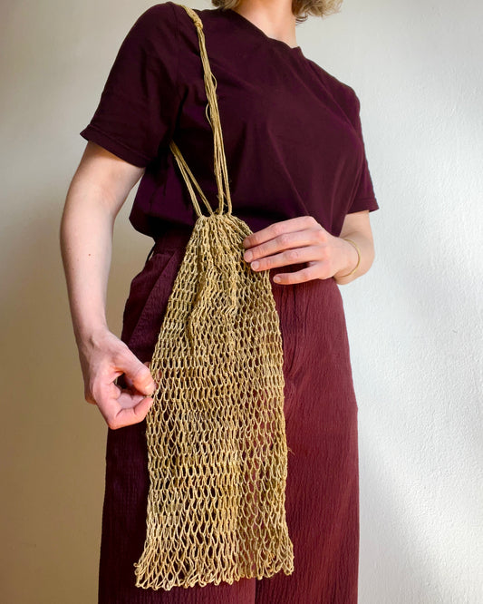 Bolsa de red de chaguar hecho a mano – color oro